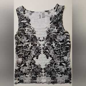 Sami & Jo Floral Ruffle Sleeveless Top - Black & White Size‎ L